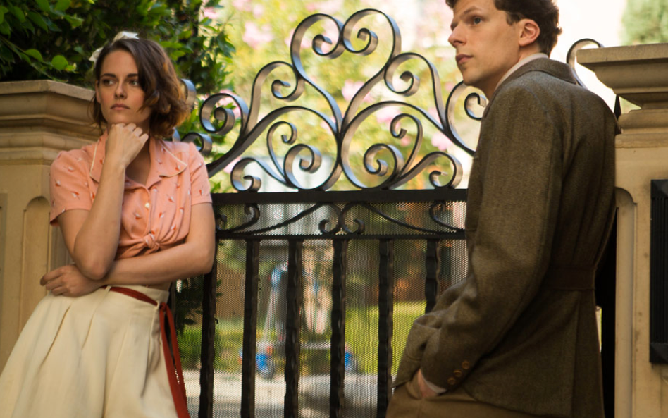 Kristen Stewart i Jessie Eisenberg w "Śmietance towarzyskiej"