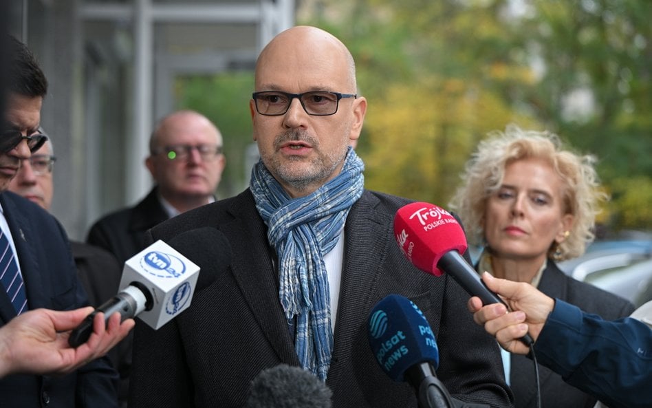 Maciej Berek (C) po złożeniu ślubowania w Sejmie.