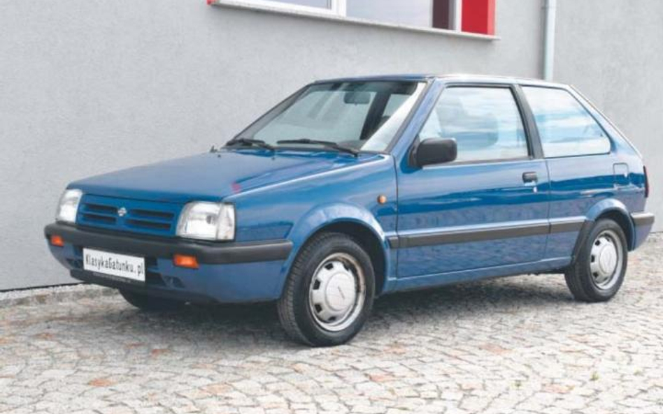 Świetnie utrzymany Nissan Micra z 1989 roku to przedstawiciel pierwszej serii po drugim liftingu.