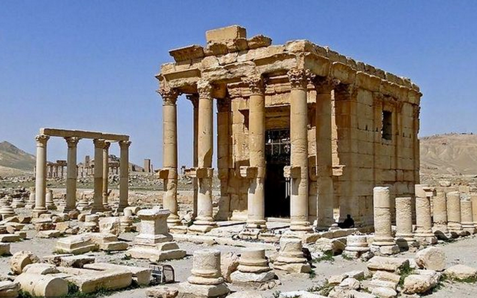 23 sierpnia - bojownicy Państwa Islamskiego zniszczyli starożytną świątynię Baalszamina w syryjskiej