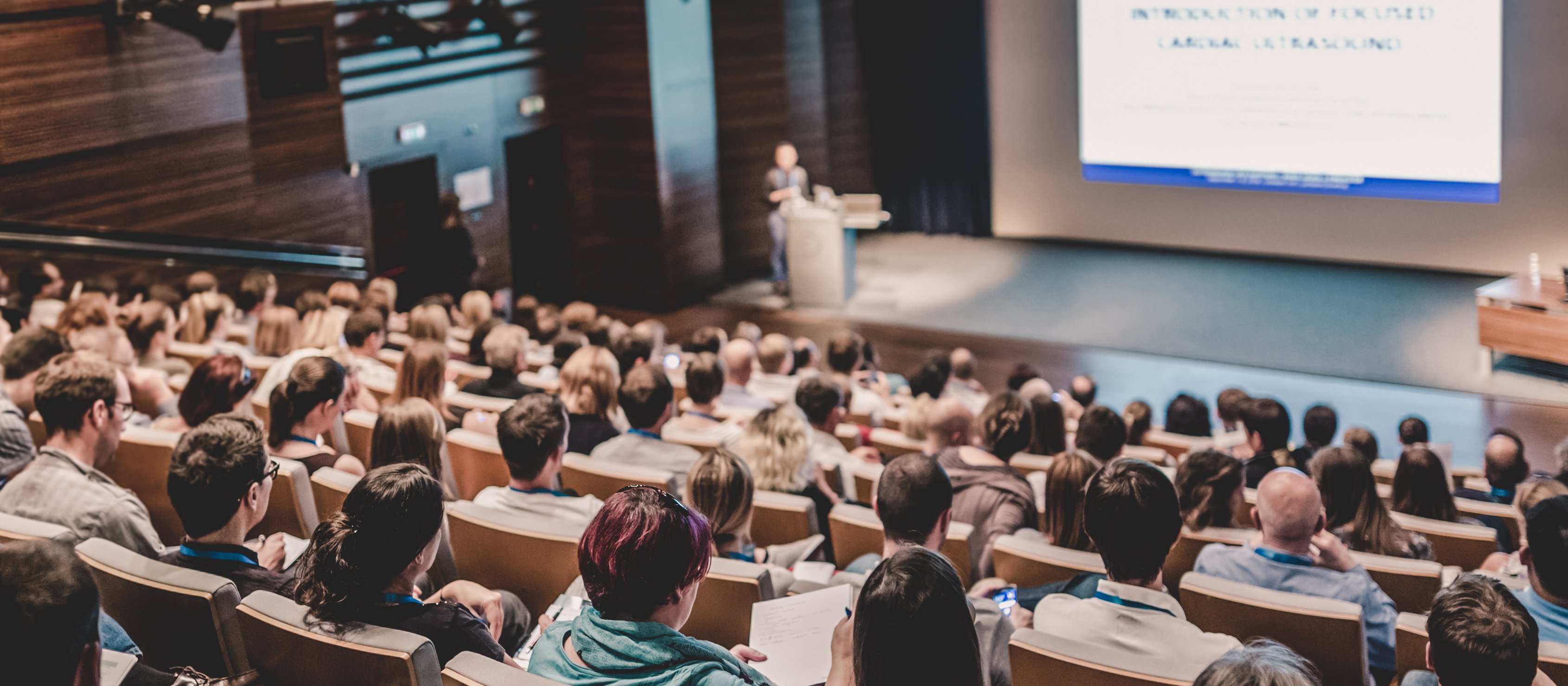 Zrobili test „tajemniczego klienta" na polskich uczelniach. Większość oblała