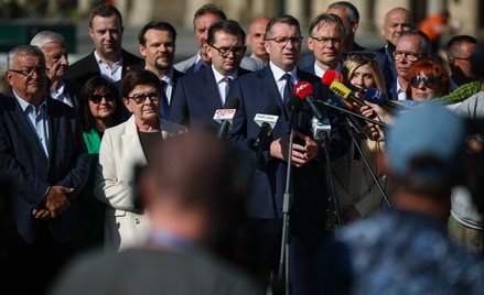 Wiceprezes PiS Przemysław Czarnek oraz europosłanka, wiceprezes PiS Beata Szydło na Rynku Głównym w 