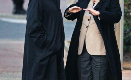 Nicolas Sarkozy i Angela Merkel oczekują na prezydenta Rosji Dmitrija Miedwiediewa w Deauville, 18 p