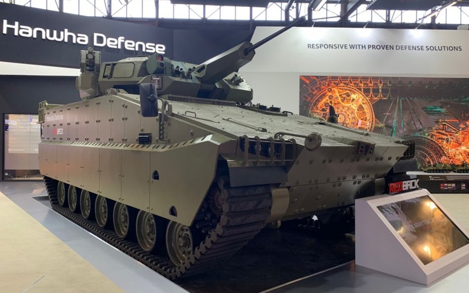 Podczas Eurosatory 2022 firma Hanwha Defense zaprezentowała bwp AS21 Redback.