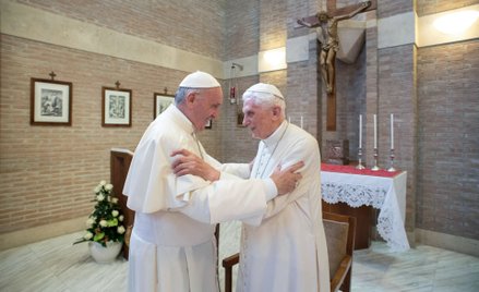Papież Franciszek i papież emeryt Benedykt XVI