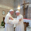 Papież Franciszek i papież emeryt Benedykt XVI