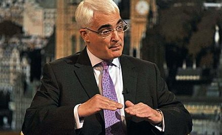 Ze względu podwyżkę podatków Alastair Maclean Darling był niemile widziany w brytyjskich pubach