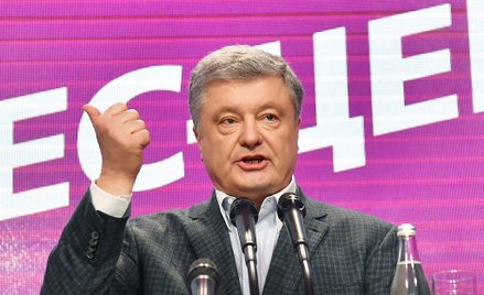 Wybory: Poroszenko przebiera się za Świętego Mikołaja