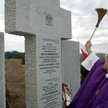 Odsłonięcie w 2005 roku pomnika na miejscu wsi Huta Pieniacka