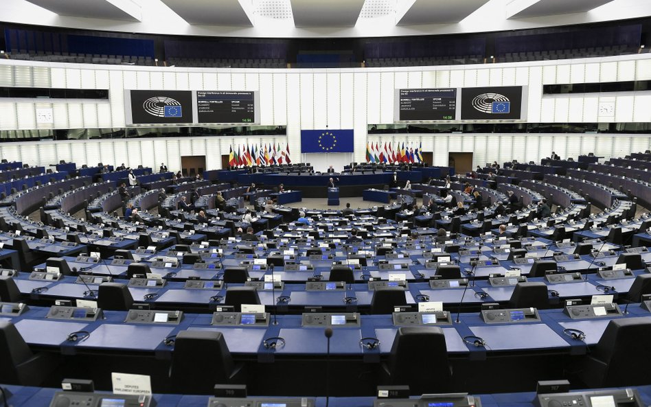 Sala plenarna Parlamentu Europejskiego w Brukseli