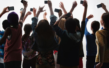 Dzieci w świecie internetu i smartfonów czyli: Ile wytrzymasz bez telefonu?