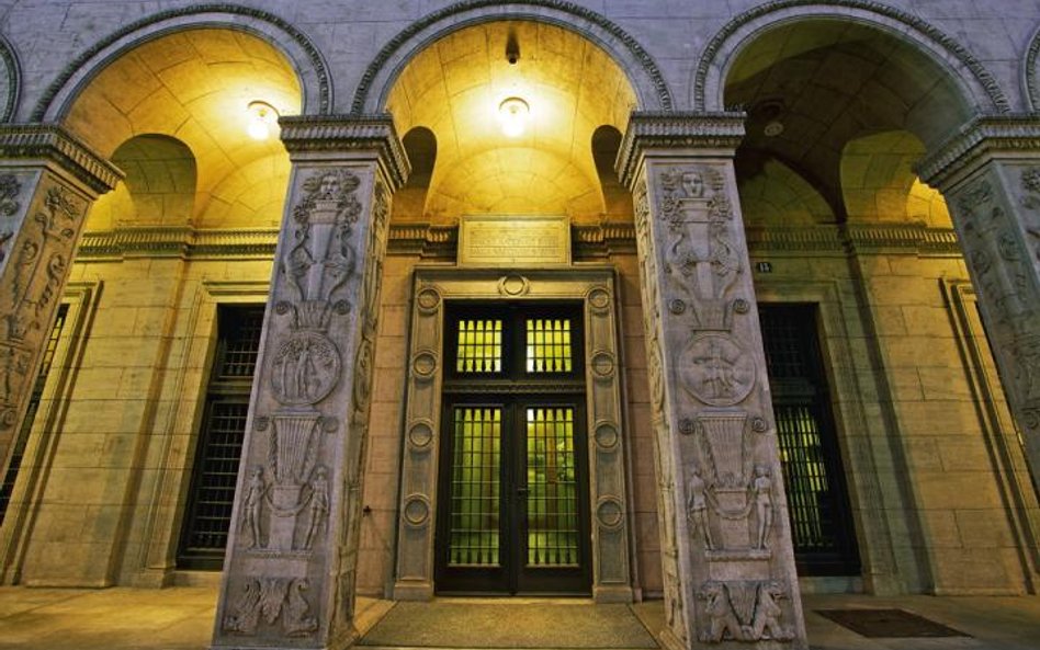 Szwajcarski Bank Centralny sprzeciwia się pomysłowi przyznania mu wyłączności na kreację pieniądza. 