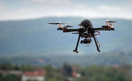 Ostrzej z dronami koło brytyjskich lotnisk