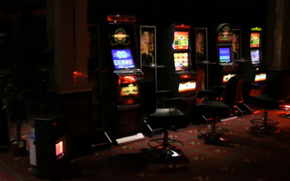 Raport o nielegalnej branży hazardowej: monopol państwa na automaty się nie sprawdza