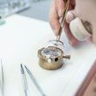 W badaniu, w którym zwyciężyła niemiecka firma NOMOS Glashütte, przebadano 80 producentów zegarków.