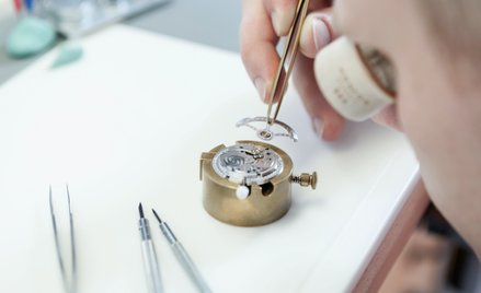 W badaniu, w którym zwyciężyła niemiecka firma NOMOS Glashütte, przebadano 80 producentów zegarków.
