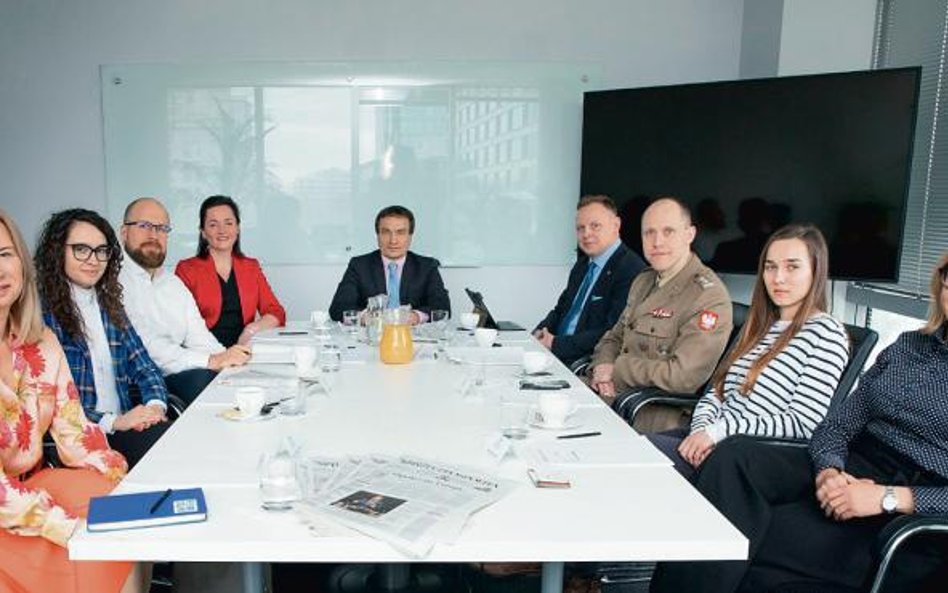 Uczelnie powinny zmienić podejście do kierunków technicznych, a firmy – sposób prezentacji ofert pra