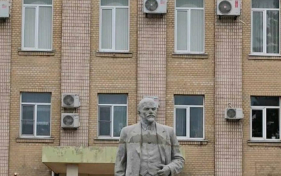 Rosjanie przywrócili pomnik Lenina w okupowanym mieście w pobliżu Krymu