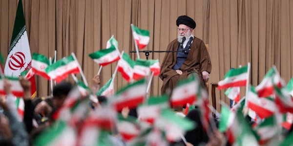 From execution  to talks. The ayatollahs are preparing to negociate  with Donald Trump's team