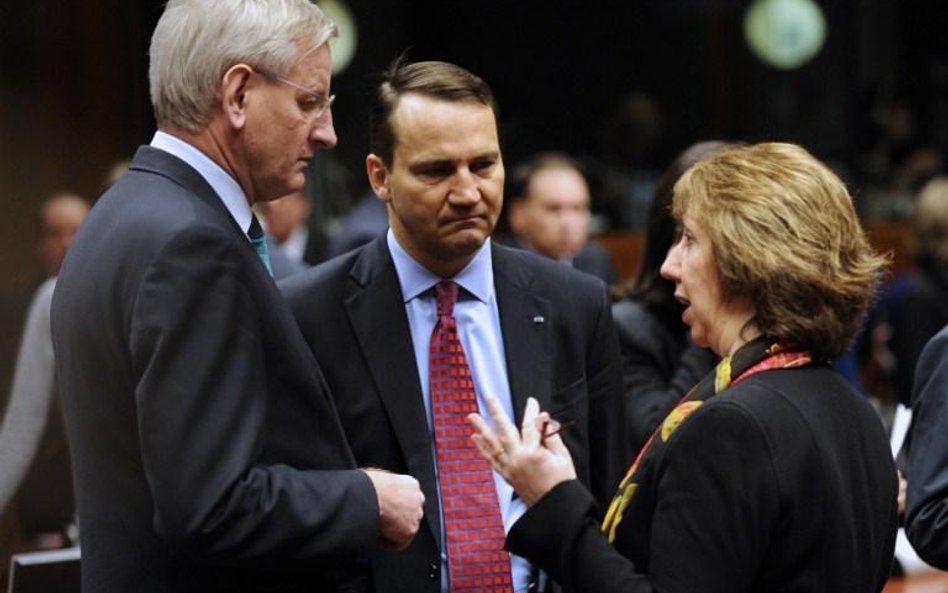 Szefowa unijnej dyplomacji Catherine Ashton, minister spraw zagranicznych Szwecji Carl Bildt i szef 