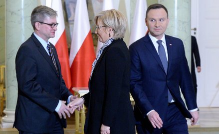 2015 r., Szef BBN Paweł Soloch, sędzia Julia Przyłębska i prezydent Andrzej Duda podczas zaprzysięże