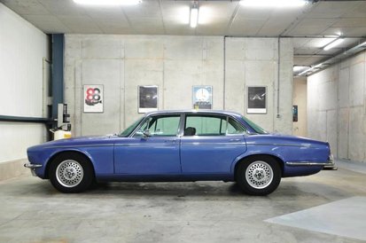 W porównaniu z oryginałem Daimler Vanden Plas jest o 10 cm dłuższy.