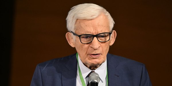Jerzy Buzek otworzył XVIII edycję EEC. „Musimy się nauczyć żyć w świecie zupełnie innym”