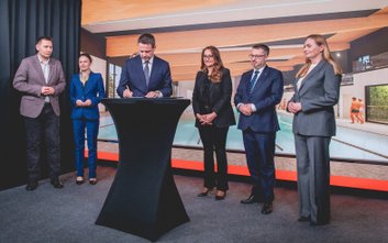 Wykonawcą została grupa firm tworzących konsorcjum: Polimex Infrastruktura (lider), Polimex Mostosta