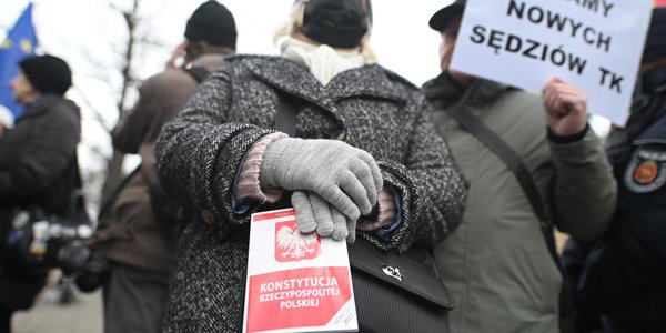 Stanisław Biernat: Wniosek prezydenta w sprawie sporu kompetencyjnego. Bezprawia ciąg dalszy