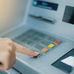 Wpłatomat. Koniec ze staniem w kolejkach w banku