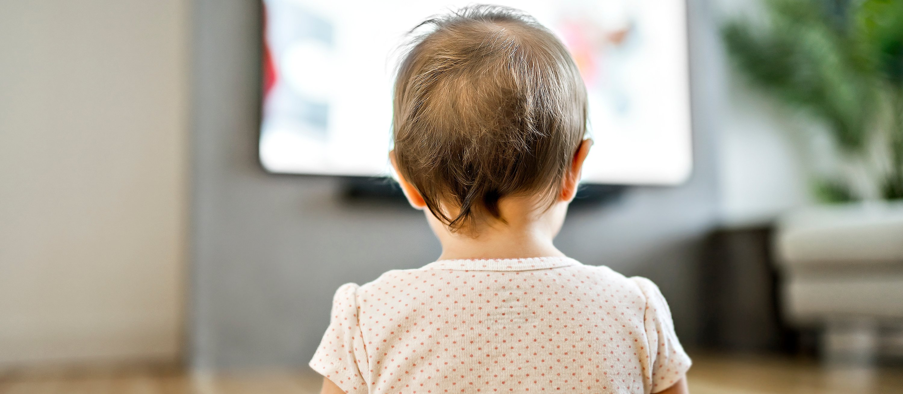 Ile telewizji dla trzylatka? Brytyjskie badanie o związkach czasu ekranowego z objawami ADHD