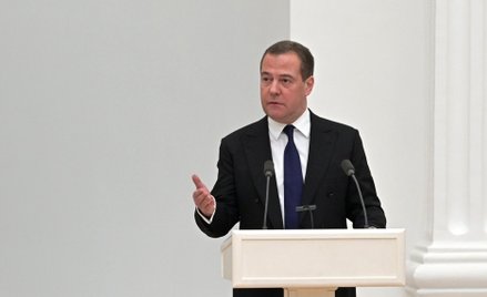 Dmitrij Miedwiediew grozi globalną wojną z Zachodem. "Ręka dowództwa nie zadrży"