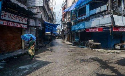 Indie: Ponad 77 tysięcy zakażeń na dobę. Znów rekord