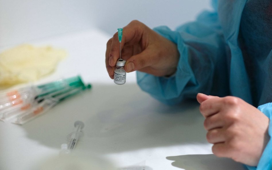 Epidemia w Polsce - raport Ministerstwa Zdrowia: W piątek 319 zakażeń koronawirusem