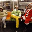 Przedświąteczna scena z metra w Nowym Jorku