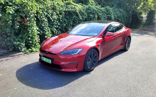 Tesla Model S Plaid