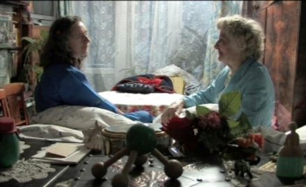 "Pogodna" to opowieść o skomplikowanej więzi łączącej matkę i córkę