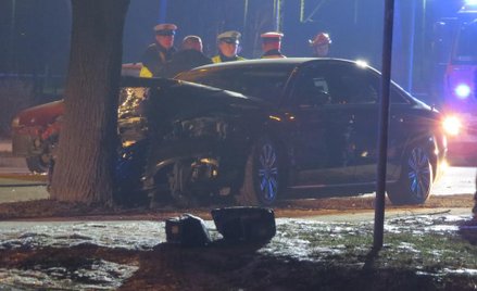 Prokuratorzy nie chcieli uznać, że wyłączną winę za wypadek rządowego auta ponosi młody kierowca sei