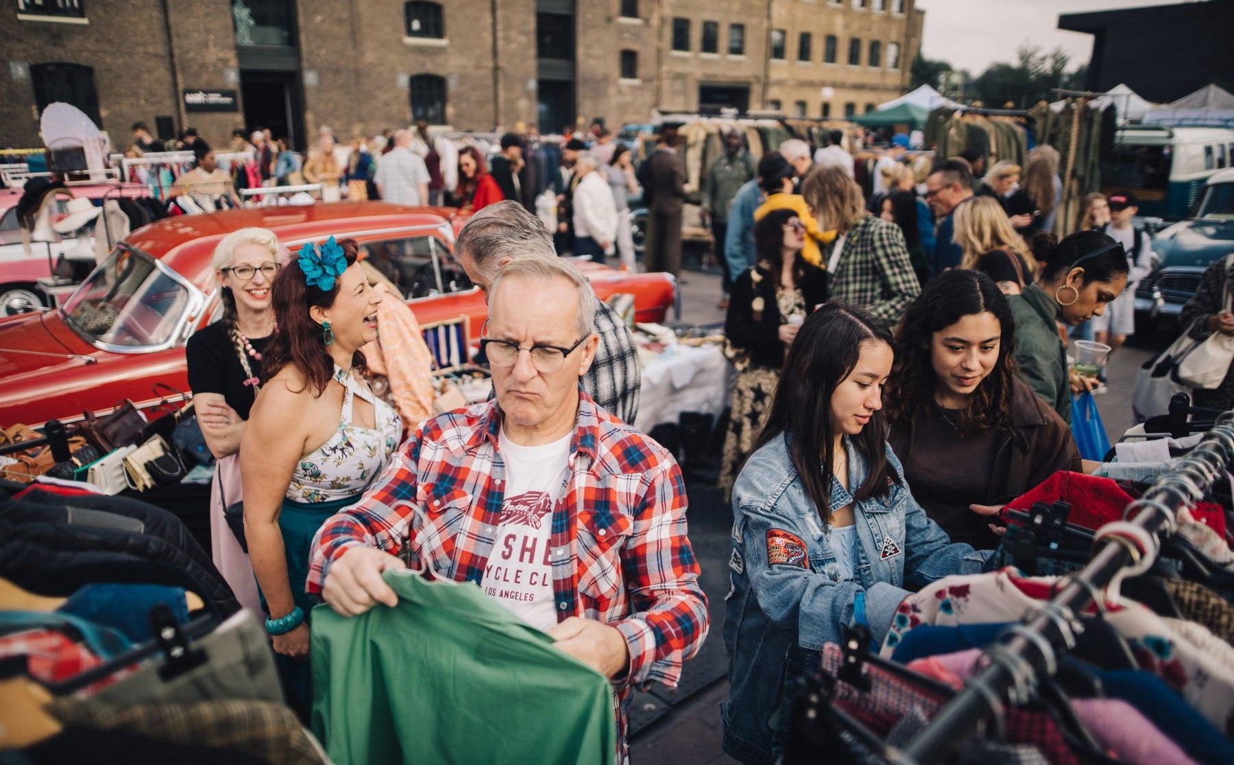 Rewolucja AI w modzie. Ubrania, które słuchają i mówią