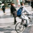 Rowerzysta, który nagle wjedzie pod auto, może być uznany za współwinnego wypadku