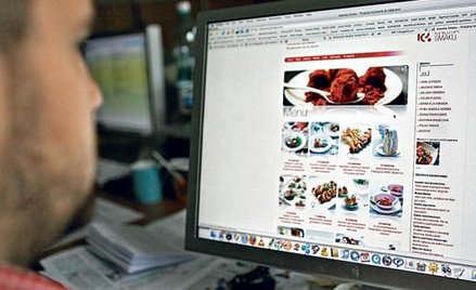 Reklama dopasowana do klienta to marzenie speców od marketingu. Ale aby tak się stało, użytkownik mu