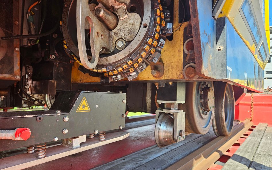 Frezarka od strony podwozia