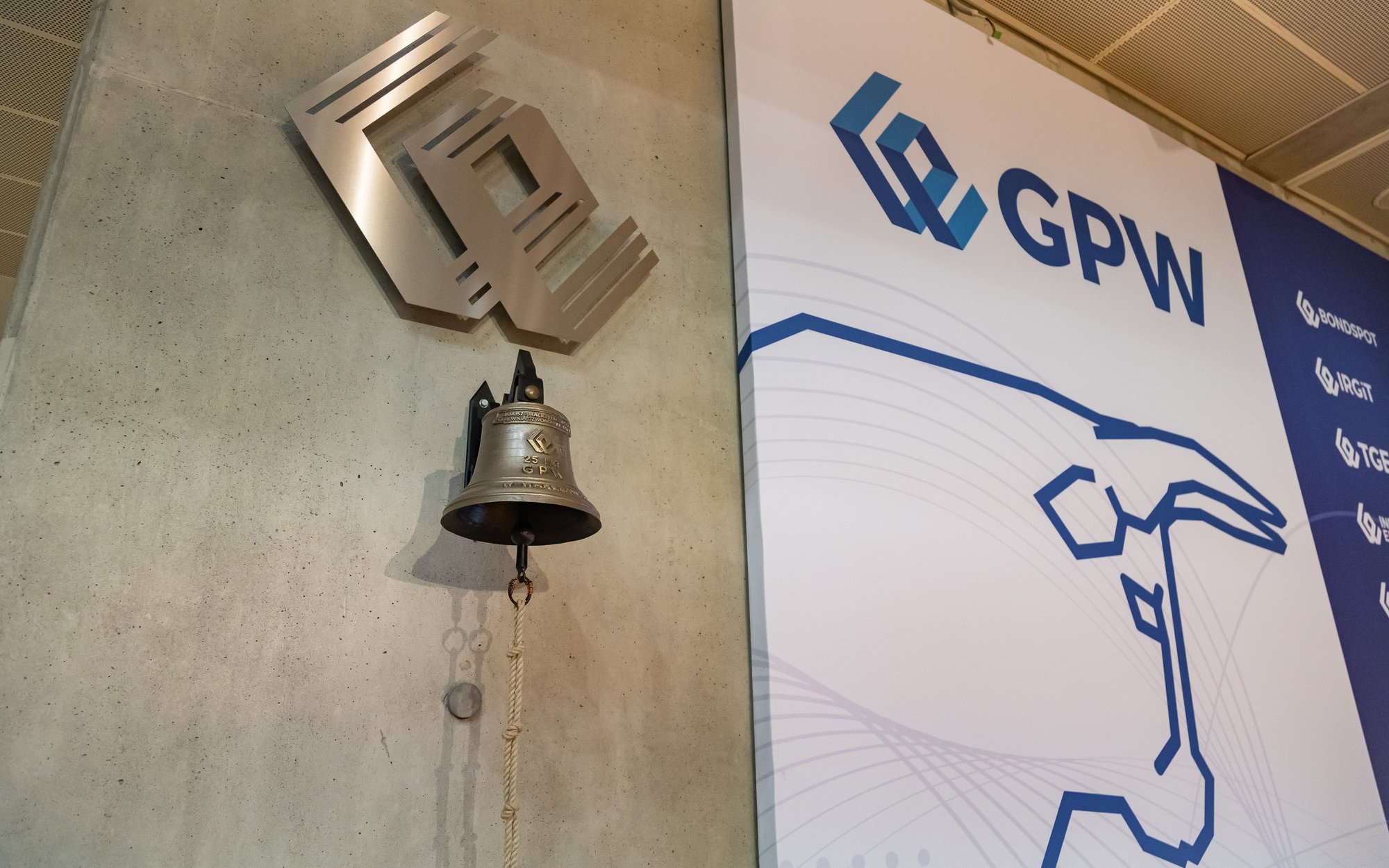 Czwartek na rynku: Atak na CCC, ZE PAK napędzany atomem, złoto znów w górę