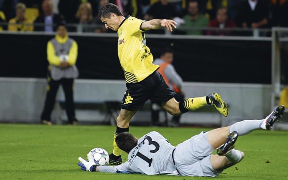 Robert Lewandowski kontra Wojciech Szczęsny. Mecz Arsenalu z Borussią o 20.45 w Polsacie (fot. Mika 