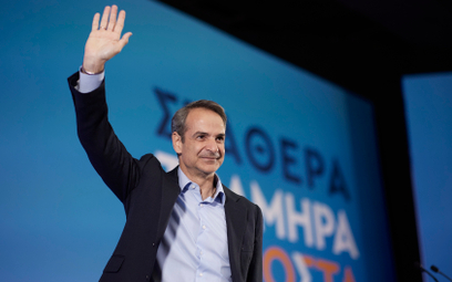 Kyriakos Mitsotakis i Nowa Demokracja nie mogą według sondaży liczyć na samodzielną większość w parl