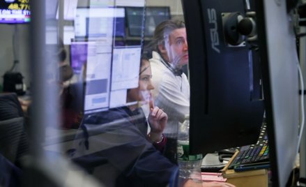 Inwestorzy wypatrują końca wojny. Indeksy poszybowały w górę