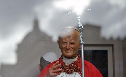 Figura Jana Pawła II w muzeum figur woskowych w Rzymie.