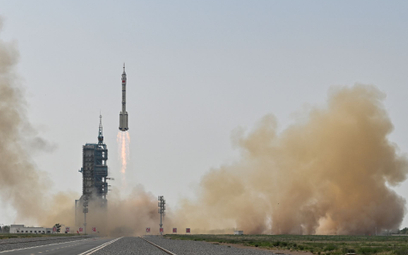 Shenzhou-16 został wyniesiony na orbitę przez rakietę Długi Marsz-2F