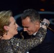Daniel Day-Lewis odbiera Oscara od Meryl Streep
