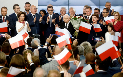 Jarosław Kaczyński w sztabie PiS cieszył się z wygranej, dodając, że wynik mógł być lepszy